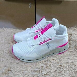 NWT ON Women's White and Pink Tennis Shoes